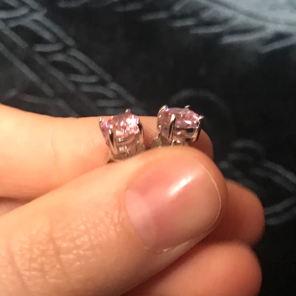 Pink stud earrings - Picture 4 of 4